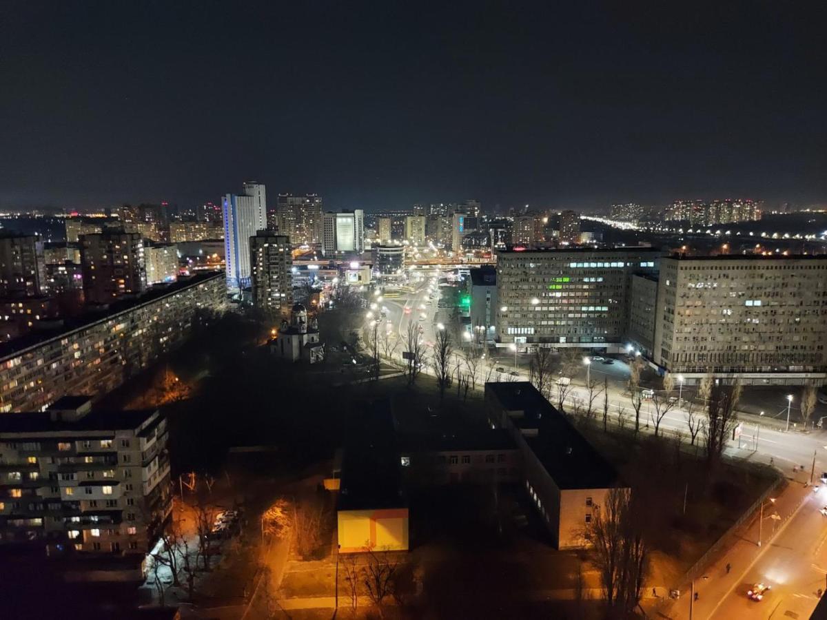 Студія З Неймовірним Краєвидом Біля М Лівобережна Ліфт Інтернет Працює Kiev Eksteriør billede