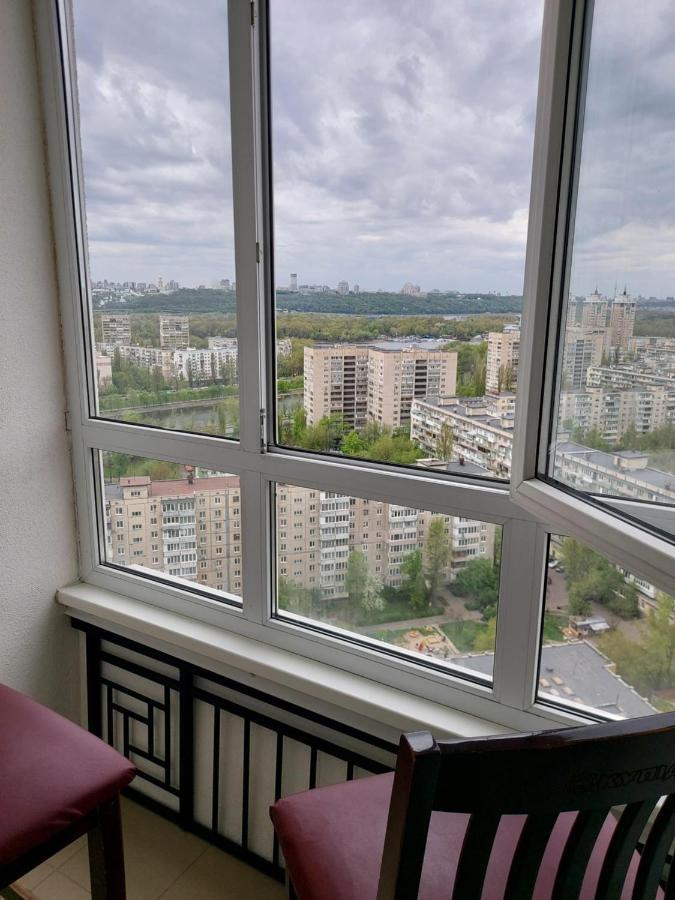 Студія З Неймовірним Краєвидом Біля М Лівобережна Ліфт Інтернет Працює Kiev Eksteriør billede